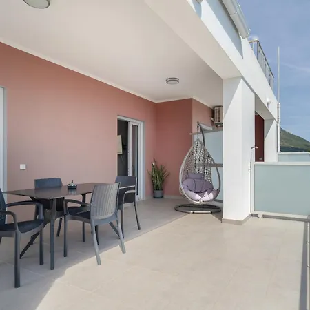 Nirvana Homes Appartement *