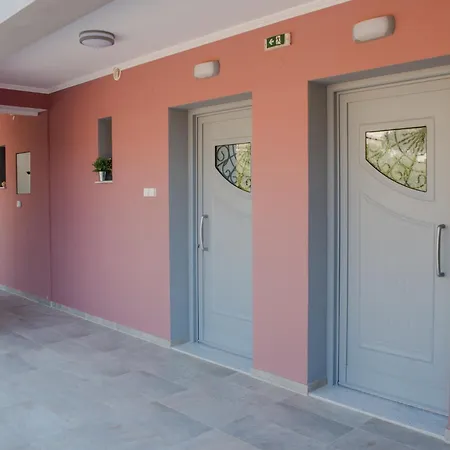 Nirvana Homes شقة Vlachata